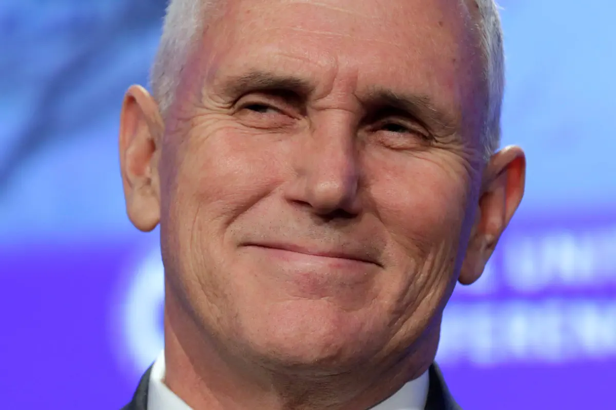 סגן הנשיא מייק פנס