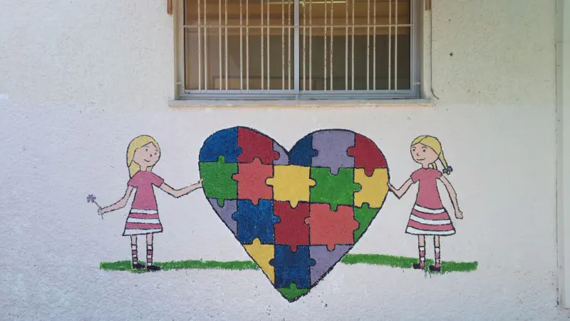 אהרון הראה בנות