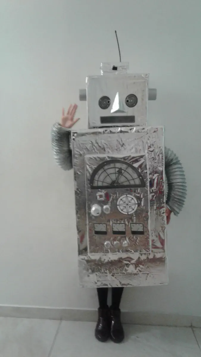 התחפשה לרובוט