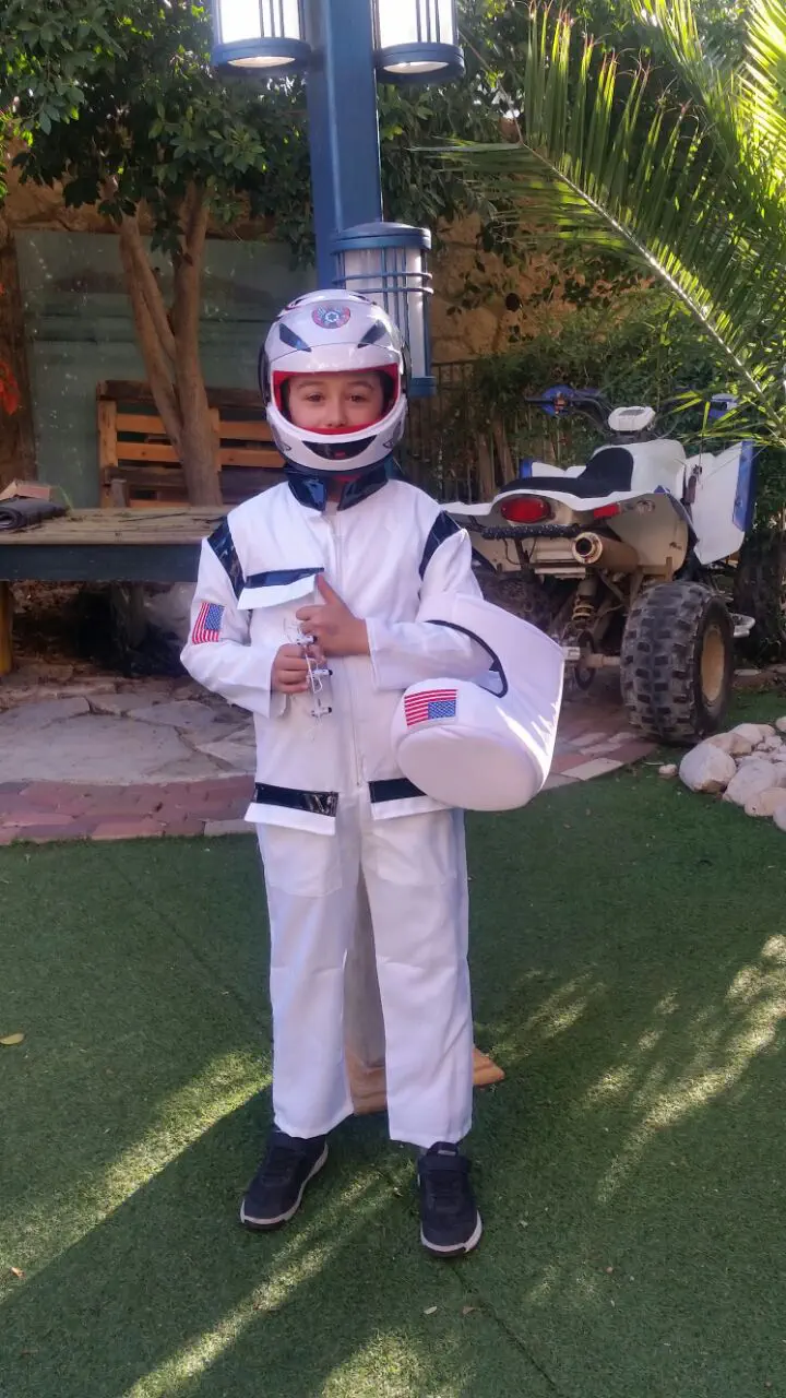 בן ציון התחפש לאסטרונאוט