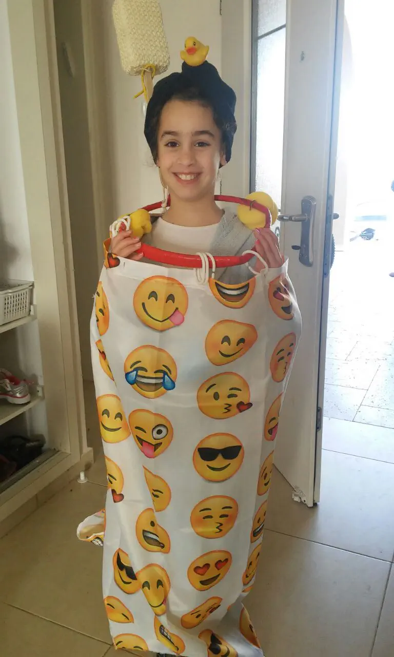 טליה התחפשה למיני מאוס