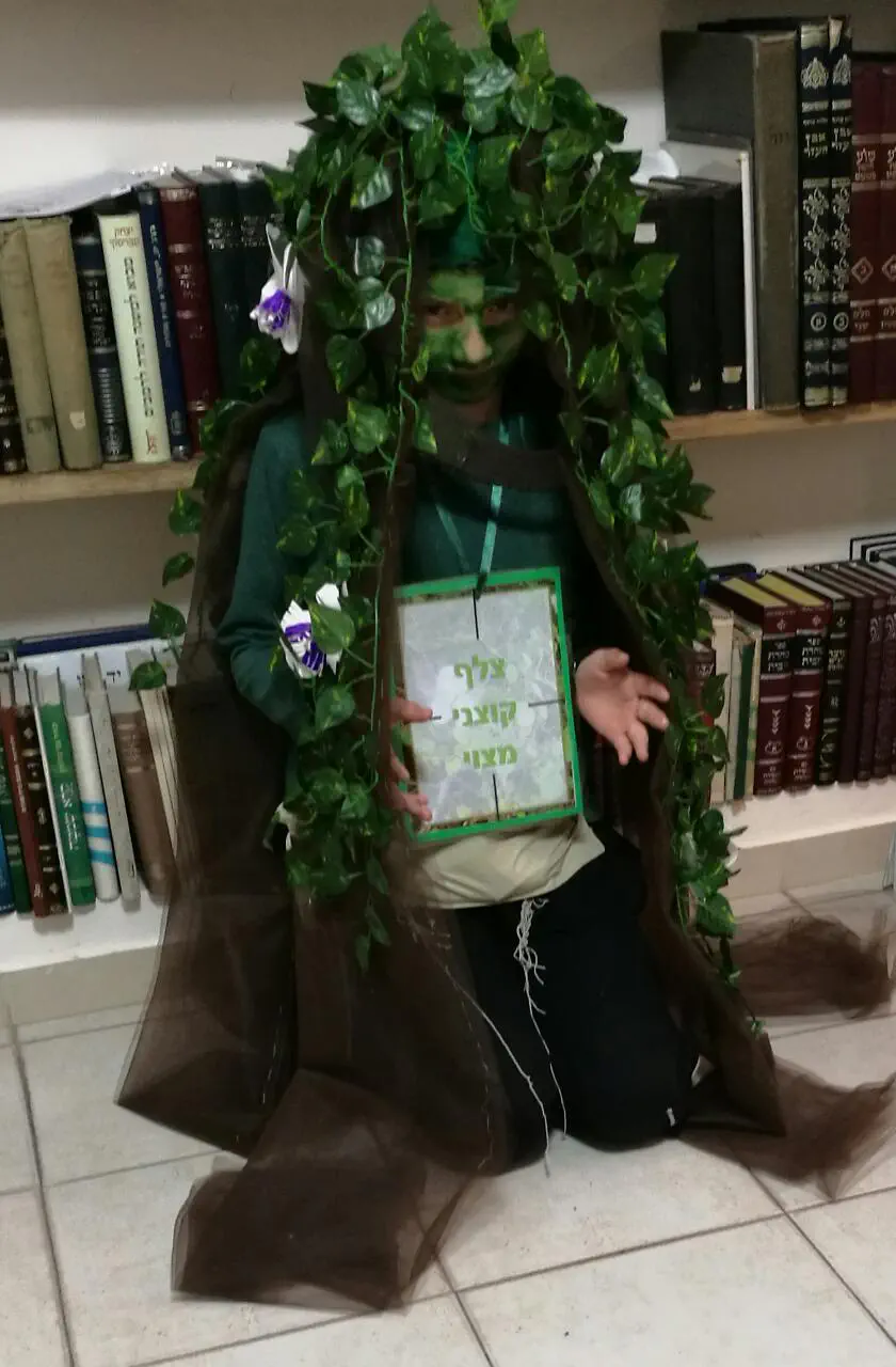 צלף קוצני מצוי. &nbsp;יוסף אדלר, תל-אביב.