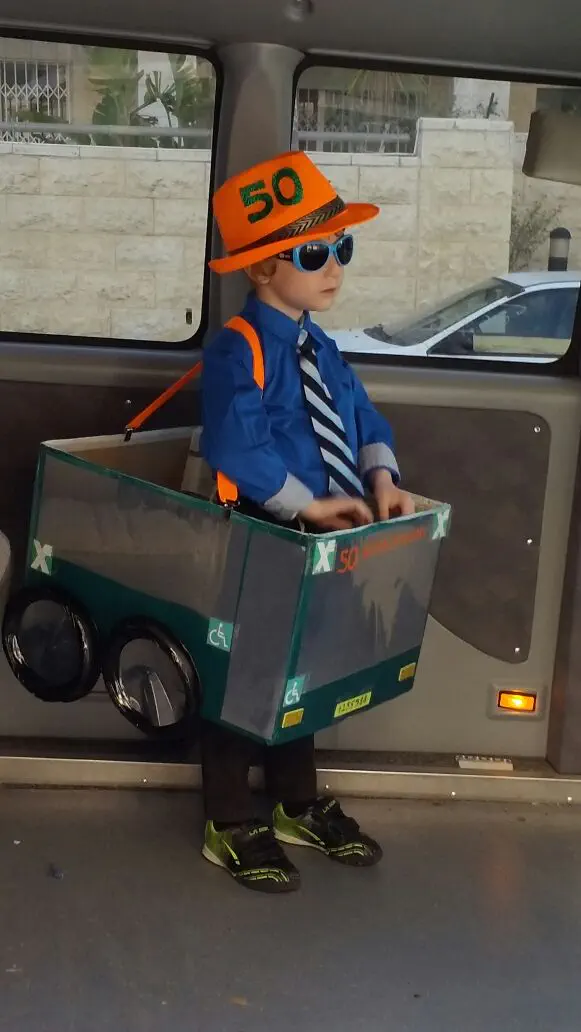 אהרן נהג אוטובוס, ירושלים.