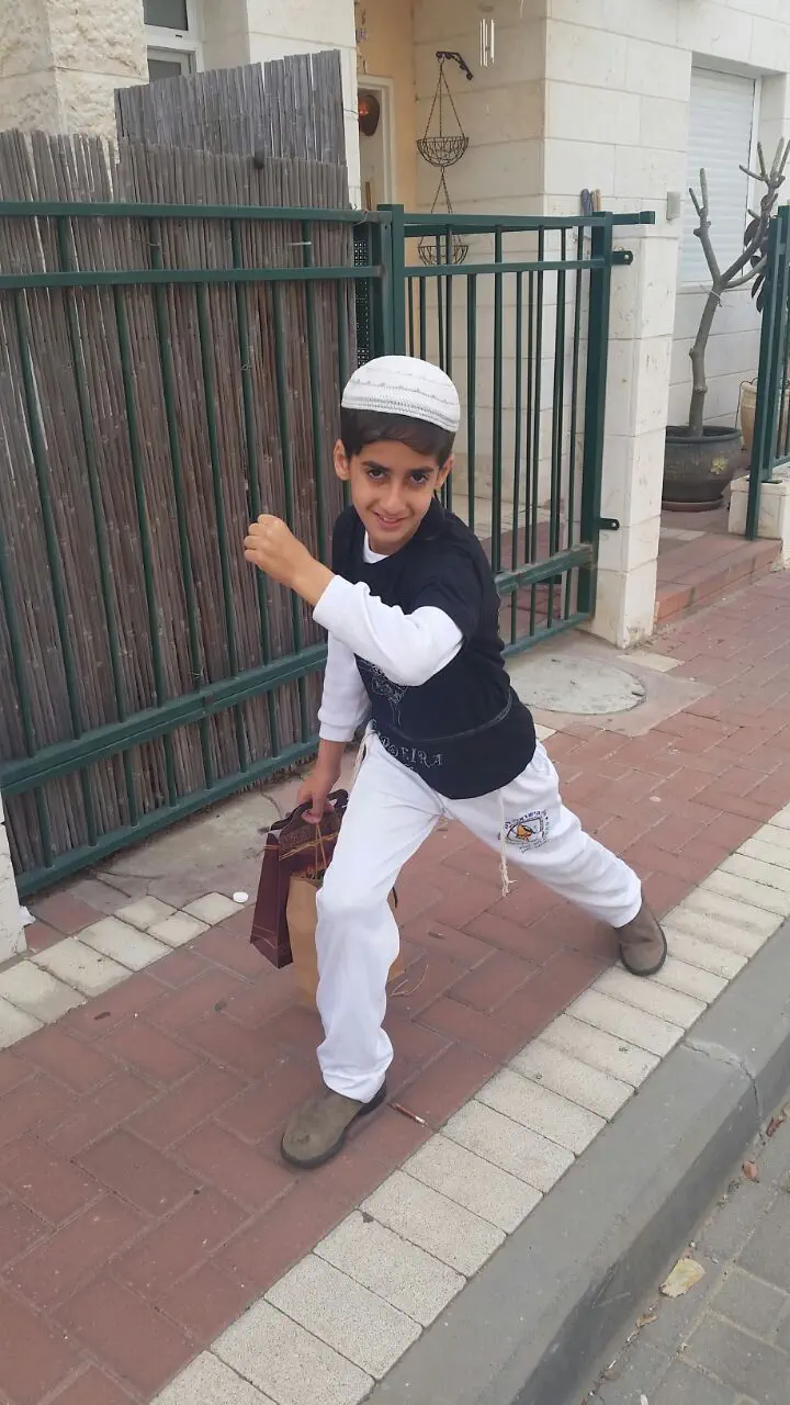 נדביה התחפש למאסטר בקפוארה