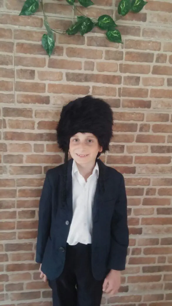 אריאל &nbsp;גולדברג &nbsp;התחפש לחסיד 