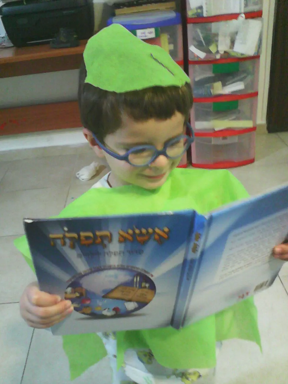 שחר סטולפר מחופש לבעל תפילה..