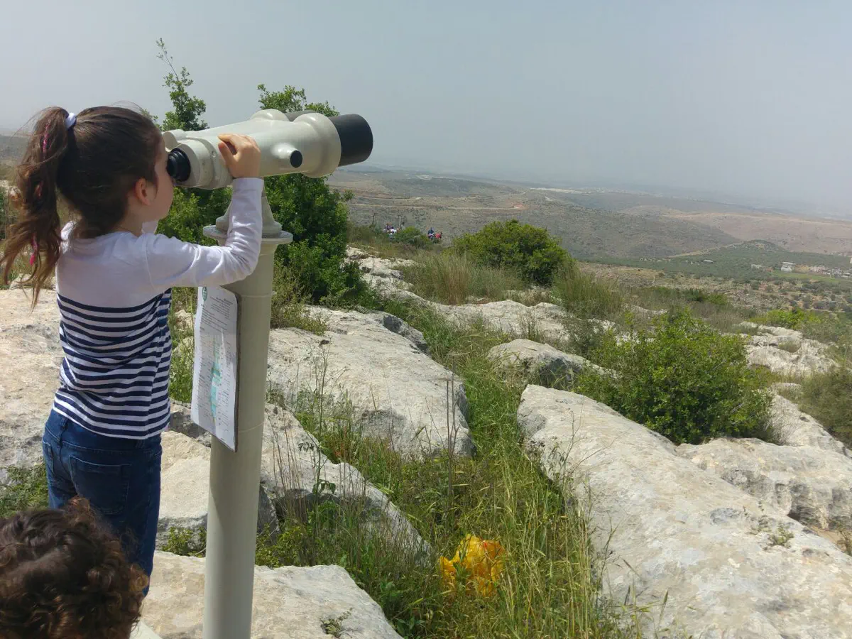 במרפסת של המדינה