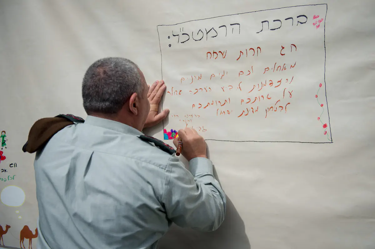 הרמטכ"ל בערב חג הפסח עם החיילים הבודדים