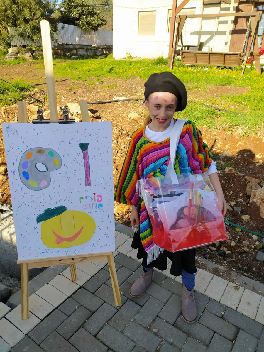 רוני סלה, בכיתה ג, מהר ברכה התחפשה לציירת