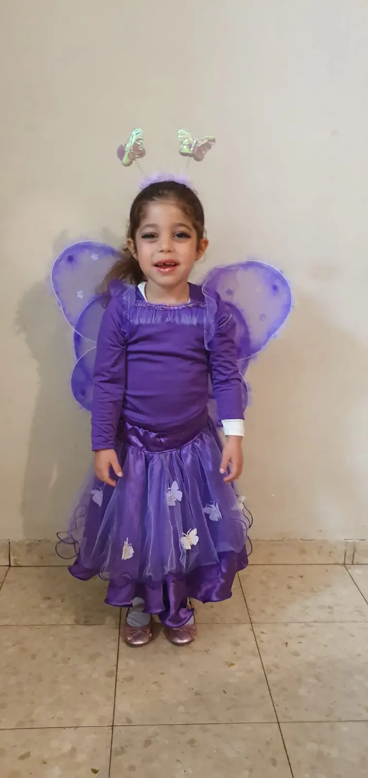 נועם שרה רביעי, חולון - פרפרית