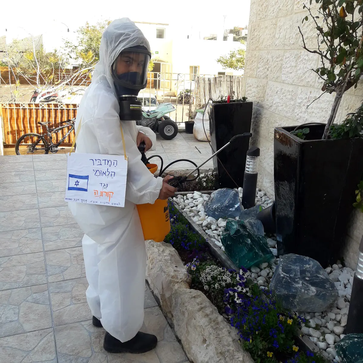 אמתי אבני בן 11 - "מדביר לאומי נגד קורונה"