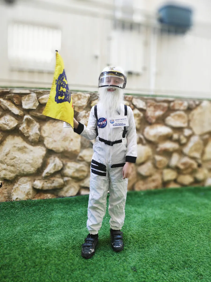 שניאור לבקיבקר מצפת, שליח הרבי מילובאוויטש על הירח