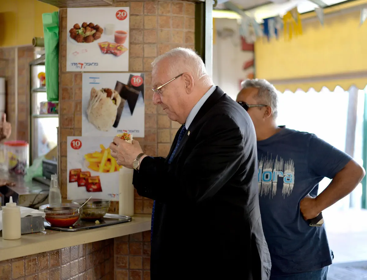 ריבלין ופלאפל