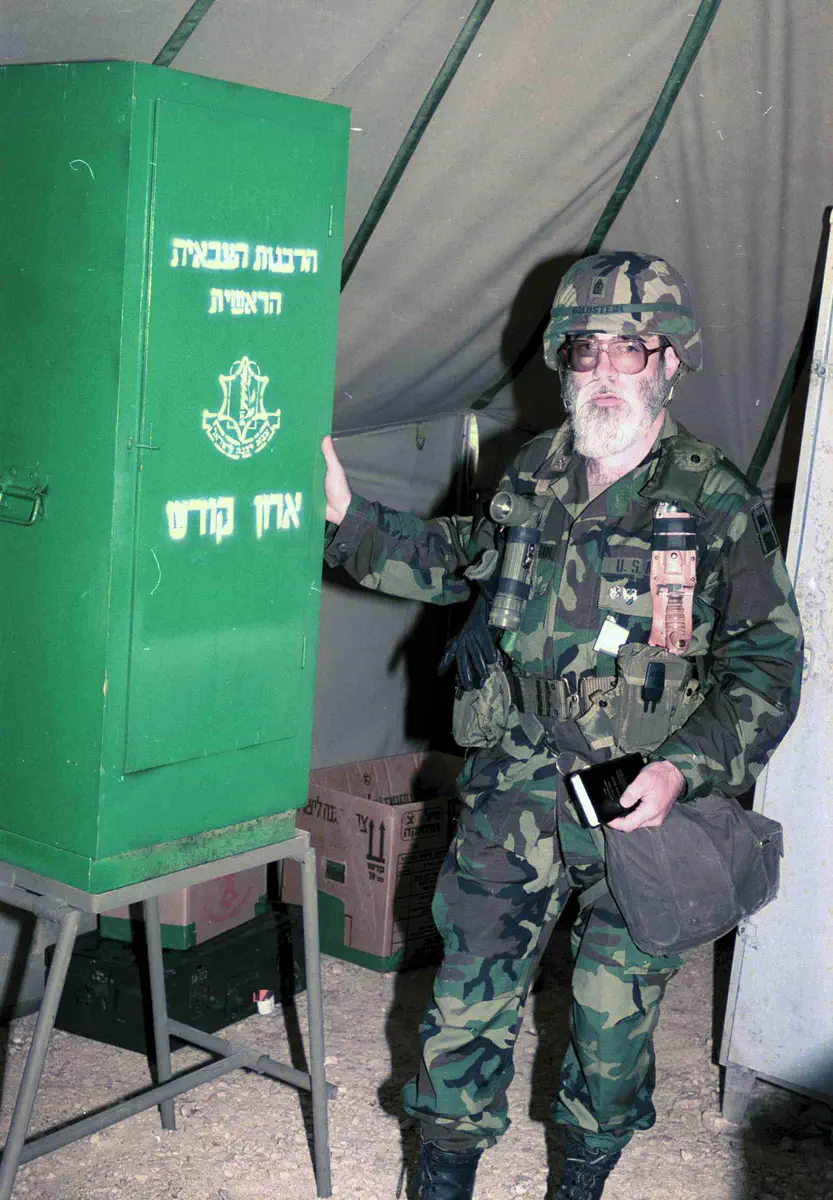 רב בצבא האמריקאי באחד מסוללות הפטריוט 