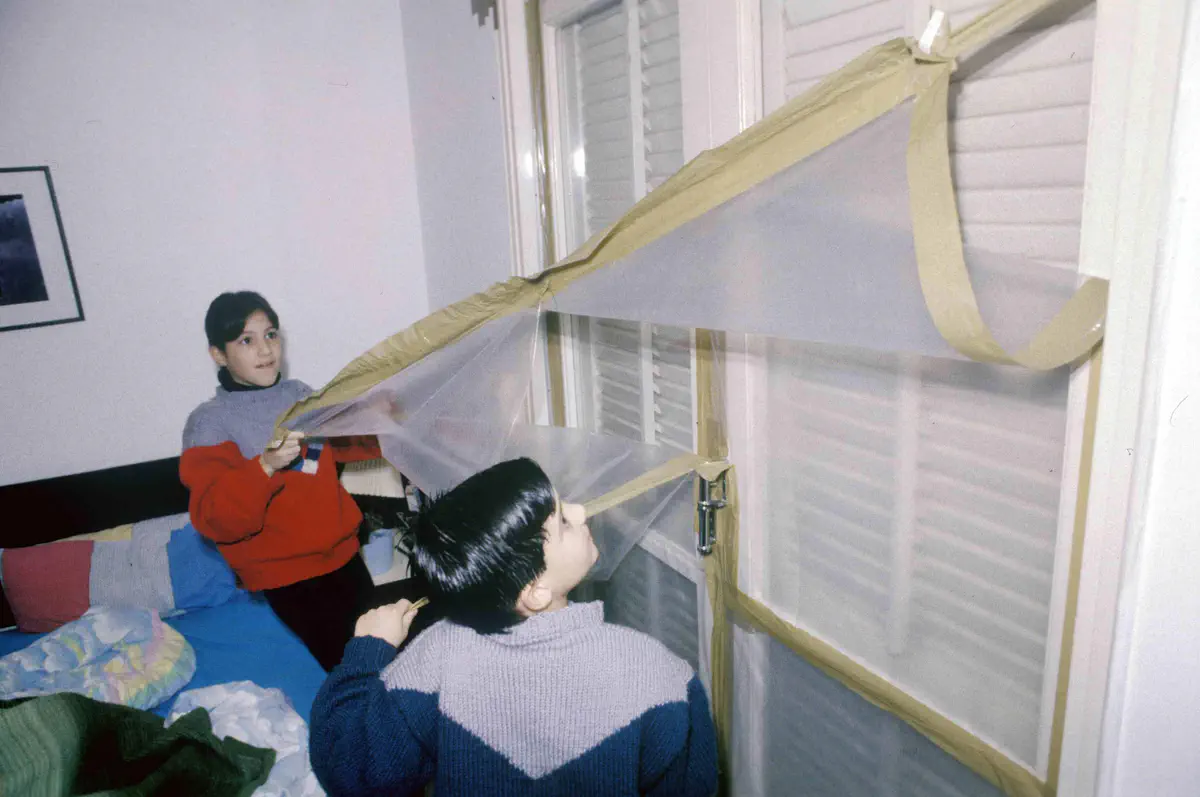 סוף המלחמה, פורים 1991: יוצאים מן החדר האטום. 