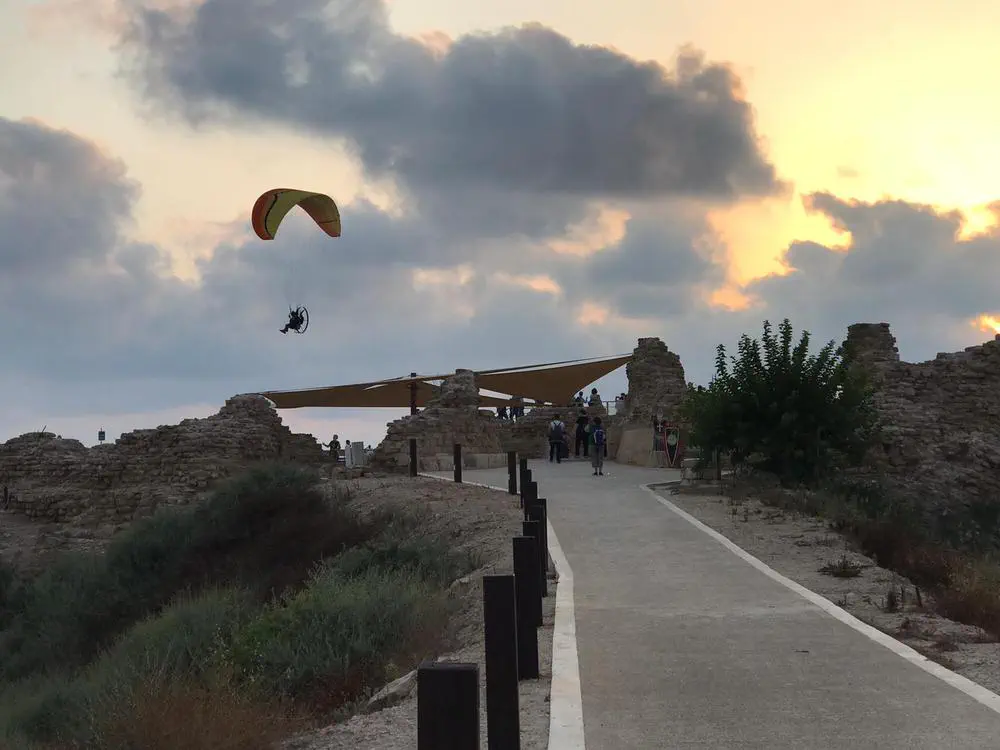 ן לאומי אפולוניה