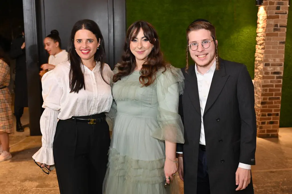 ישכר, תהילה ואיילת שקד