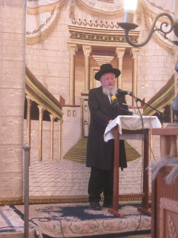 הגר''ש דיכובסקי - מנהל בתי הדין הרבניים