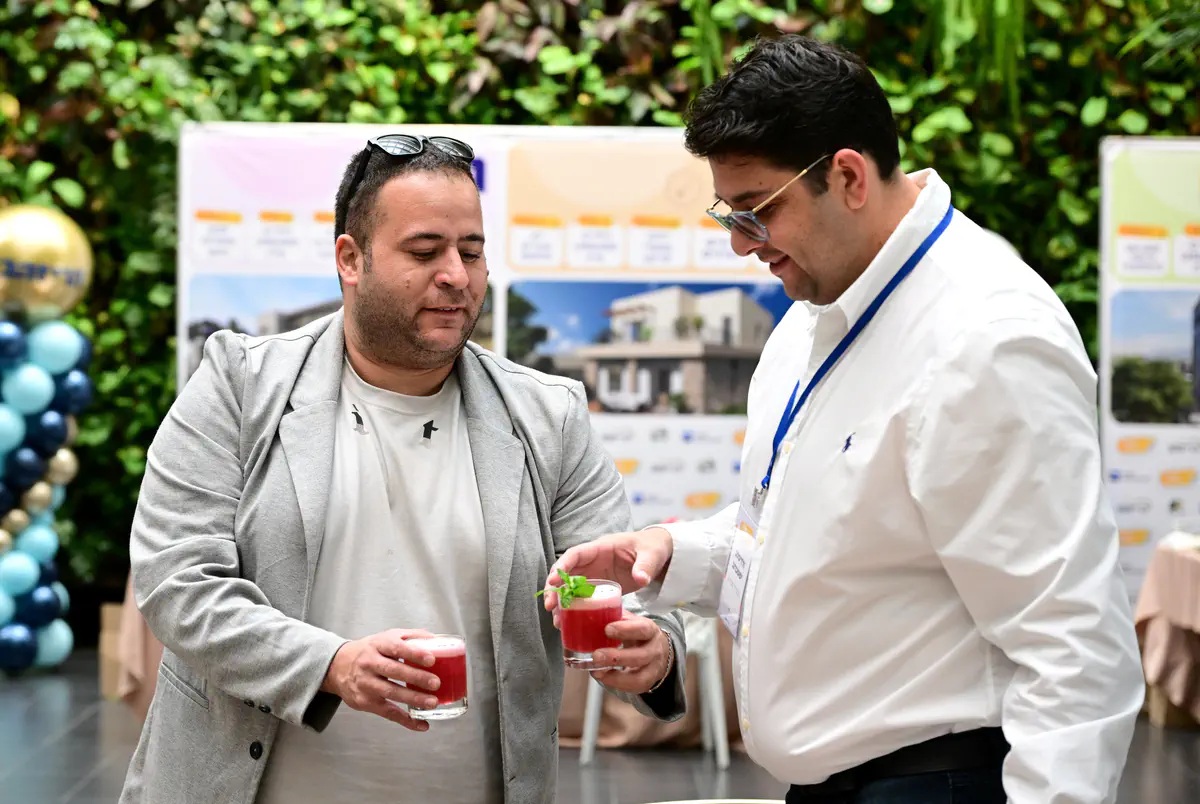 סמנכ"ל מכירות הרי זהב וחן אורון מקבוצת ח.י