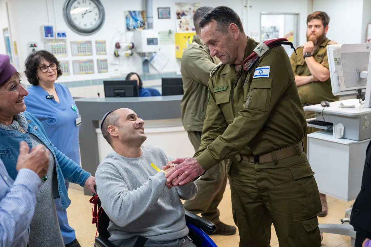 עם ארז קהלני, לוחם ב״אלכסנדרוני״ שנפצע בלבנון