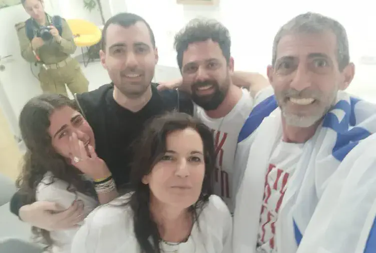 גיא גלבוע-דלאל עם משפחתו