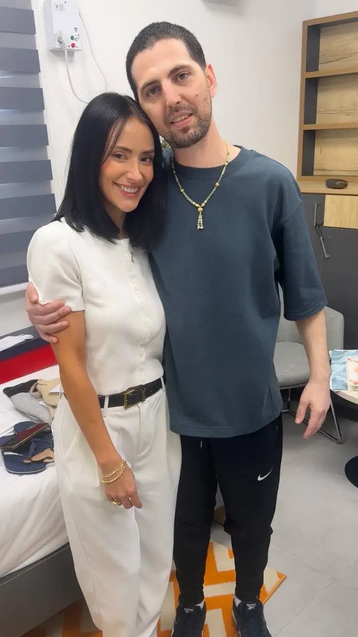 אלקנה בוחבוט עם אשתו