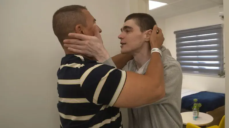 מקסים הרקין במפגש המרגש עם משפחתו