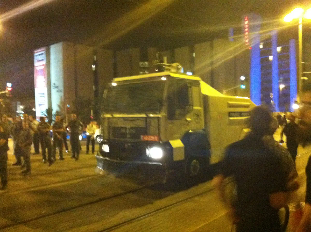 חסימת כבישים