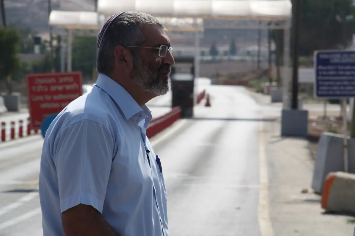 ח"כ ד"ר בן ארי בכניסה לרמאללה