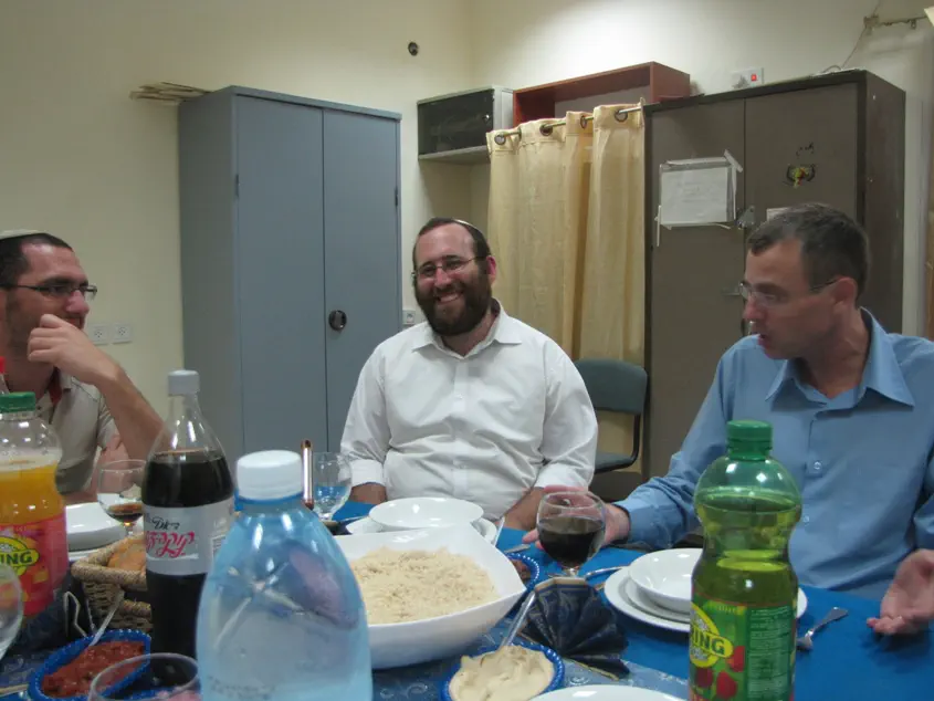 במזכירות עינב