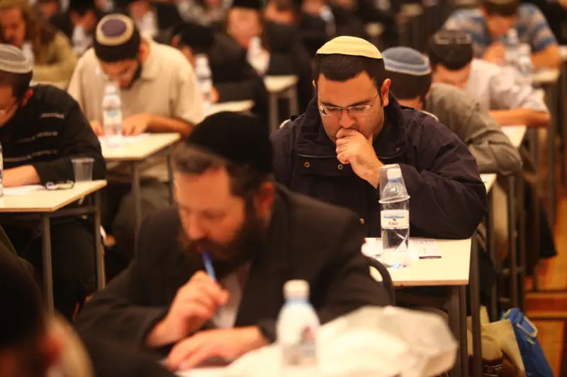 המבחן על ספר התניא בעיצומו