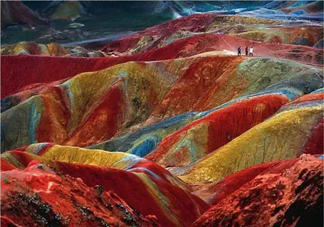 לא רק בהרי אילת.אדמת מינרלים בסין