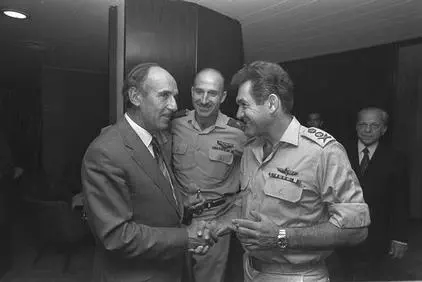 הרמטכ"ל דוד אלעזר, קפטן מטוס סבנה ומפקד חיל האוויר מרדכי הוד