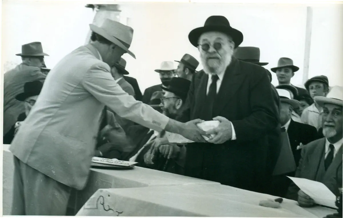 טקס הנחת אבן פינה להיכל שלמה תשי"ב