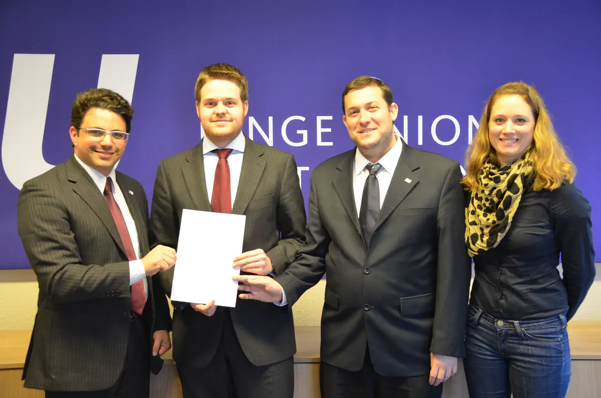 מוסרים אגרת מגרשון מסיקה לקנצלרית גרמניה אנגלה מרקל