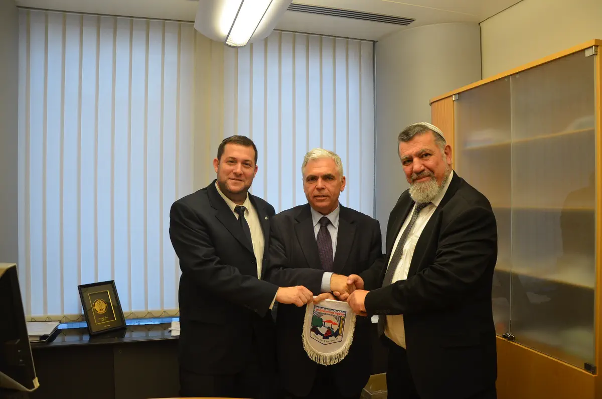 עם אדריאן סברין חבר הפרלמנט האירופי ושר החוץ הרומני לשעבר