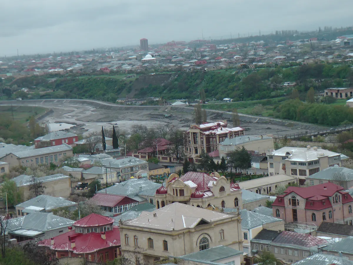 הנהר מפריד בין המוסלמים ליהודים