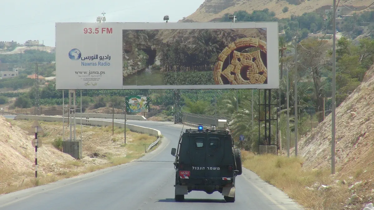 ליווי כוחות הביטחון בשטח A