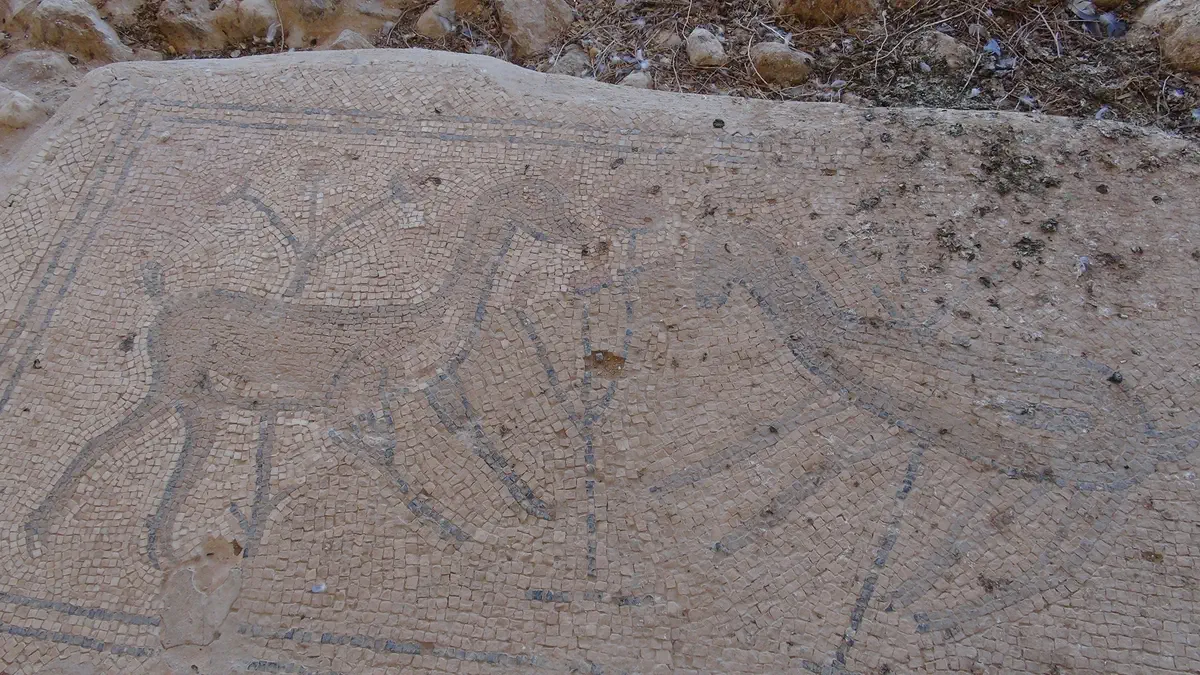 פסיפס בית כנסת העתיק בנערן