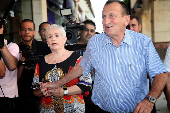 רון חולדאי בתל אביב