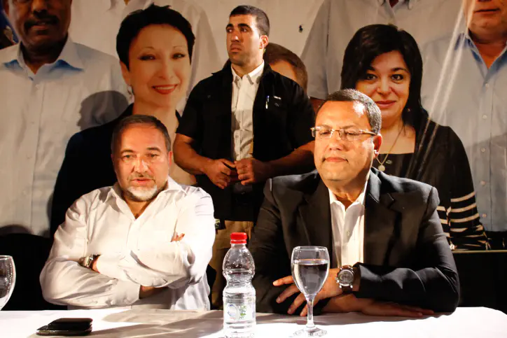 ליברמן וליאון ברגעי המתח