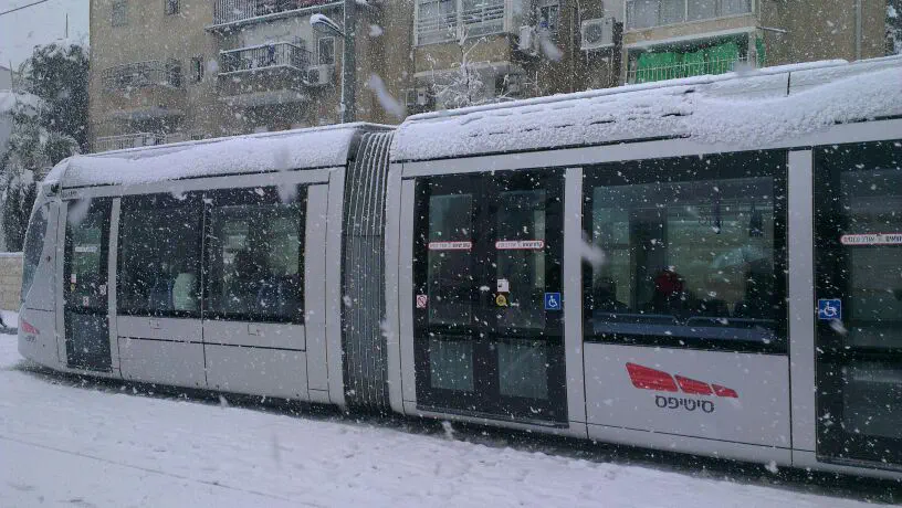 שלג ברכבת הקלה