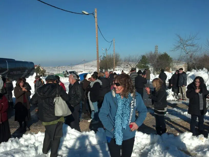 מטיילים בשלג - שכונת היובל בעלי