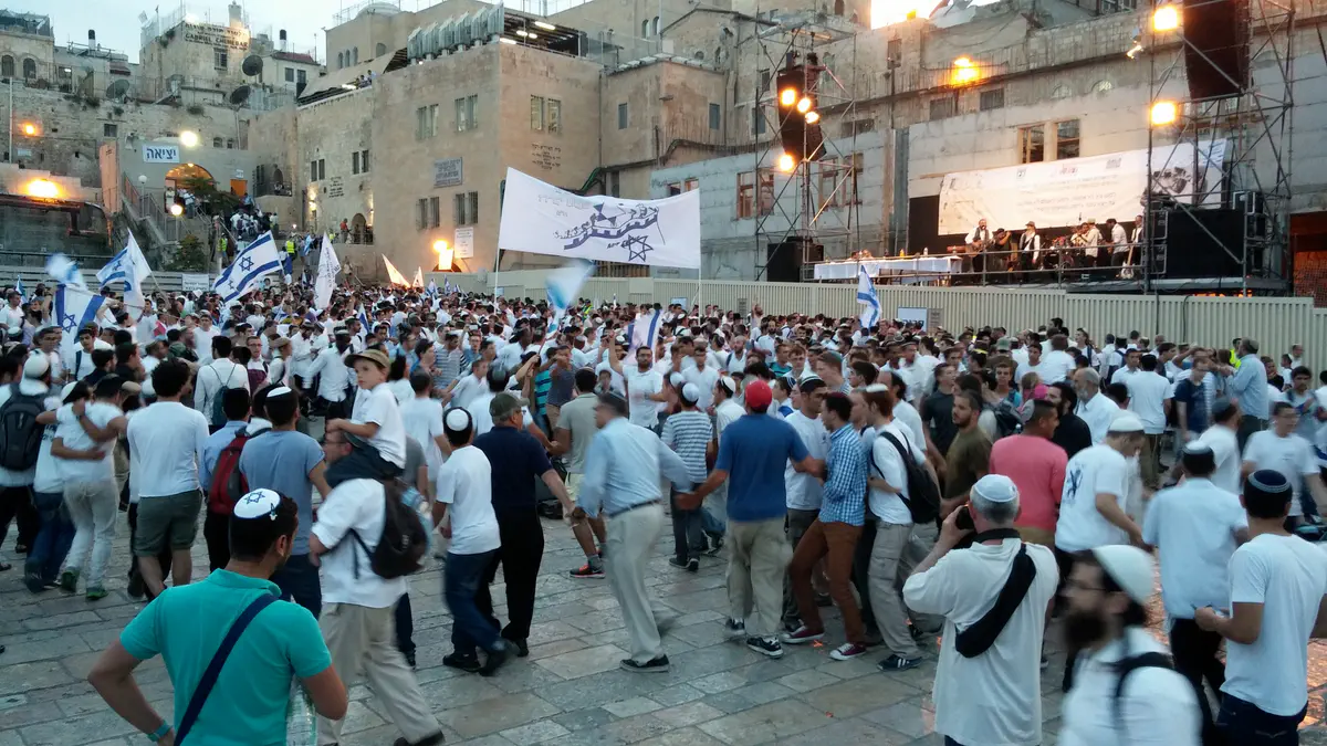 הריקודים ברחבת הכותל המערבי