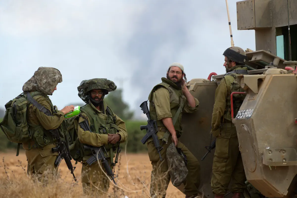 לוחמי צה"ל מחוץ לרצועה