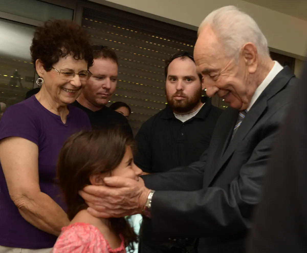 נשיא המדינה בביקור תנחומים אצל משפחת החייל איתן ברק ז"ל