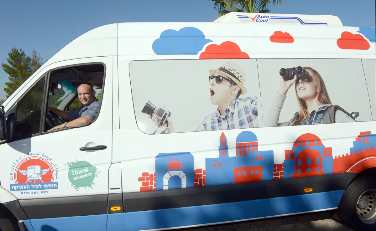 Naftali Bennett in the shuttle ' Free to the Old City'