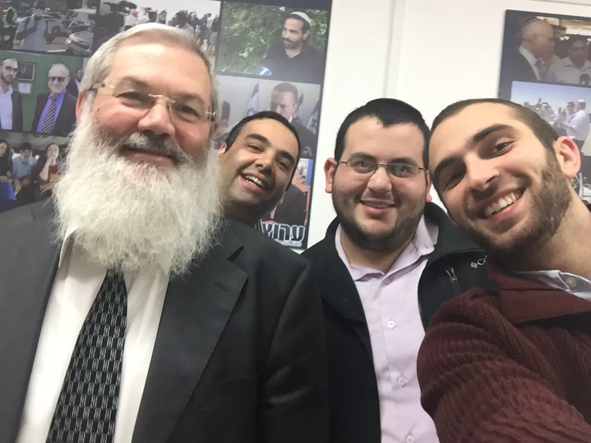 סלפי עם סגן השר