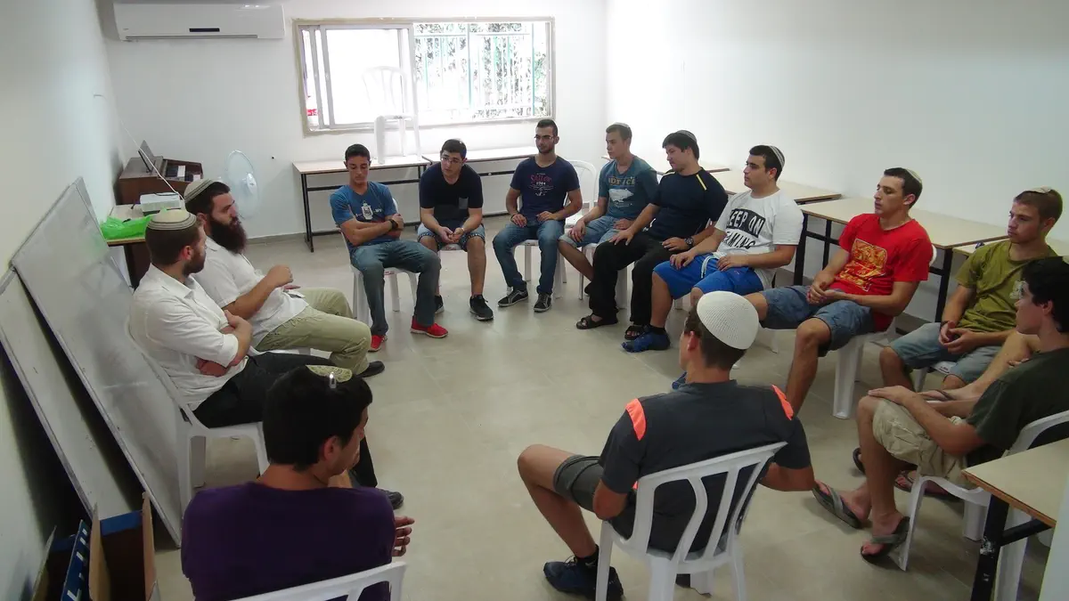 שיחה ראשונה עם צוות המדריכים