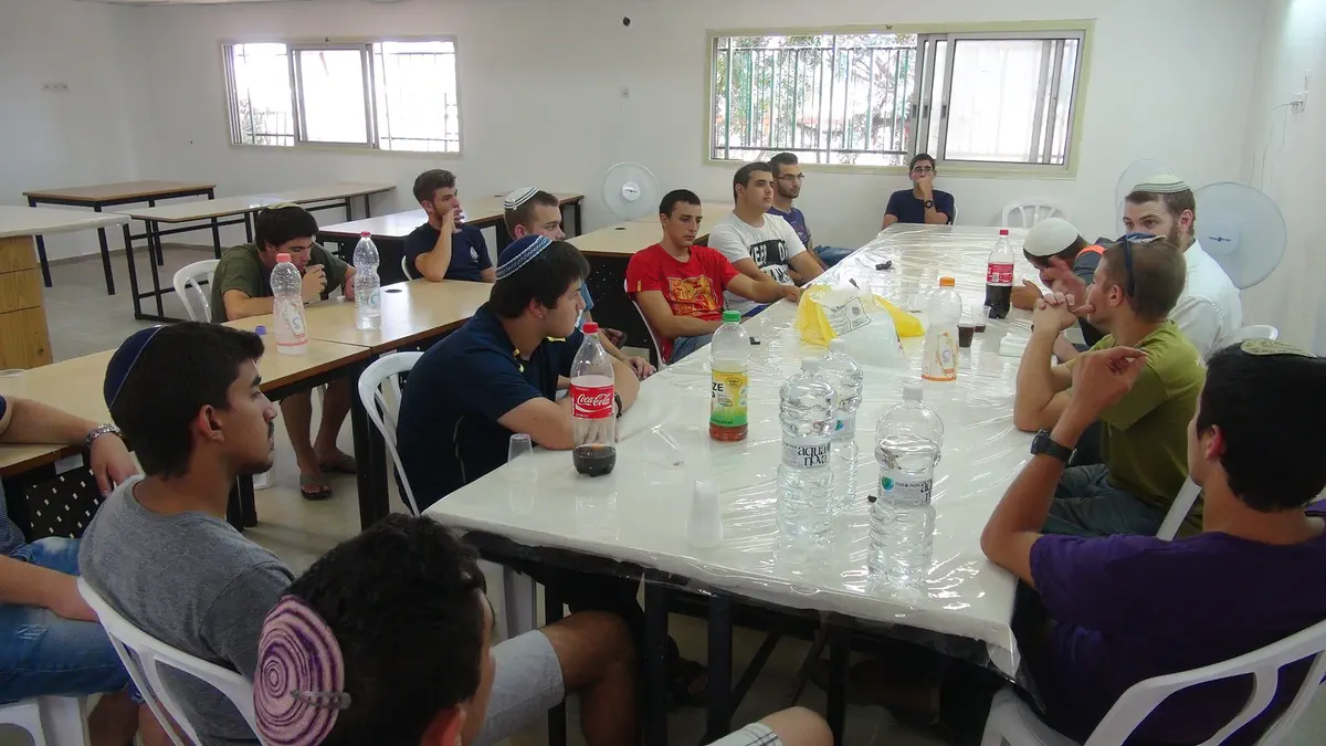 שיעור ראשון לתלמידי המכינה